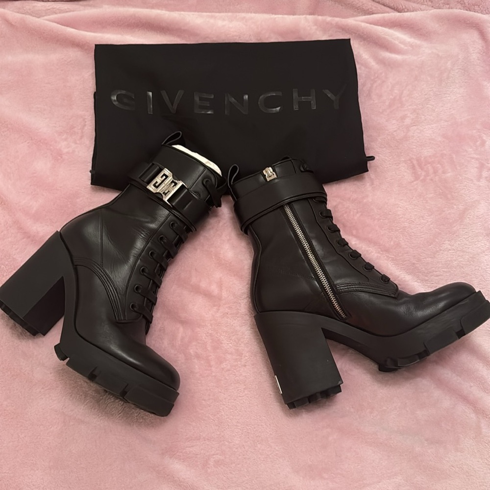 βΌοΈβͺοΈGivenchy β LEATHER COMBAT BOOTS βͺοΈβΌοΈ - Picture 11 of 11